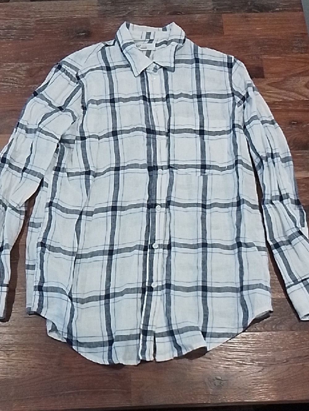 GAP Linen White and Navy Plaid Long-Sleeve Button-Down Shirt